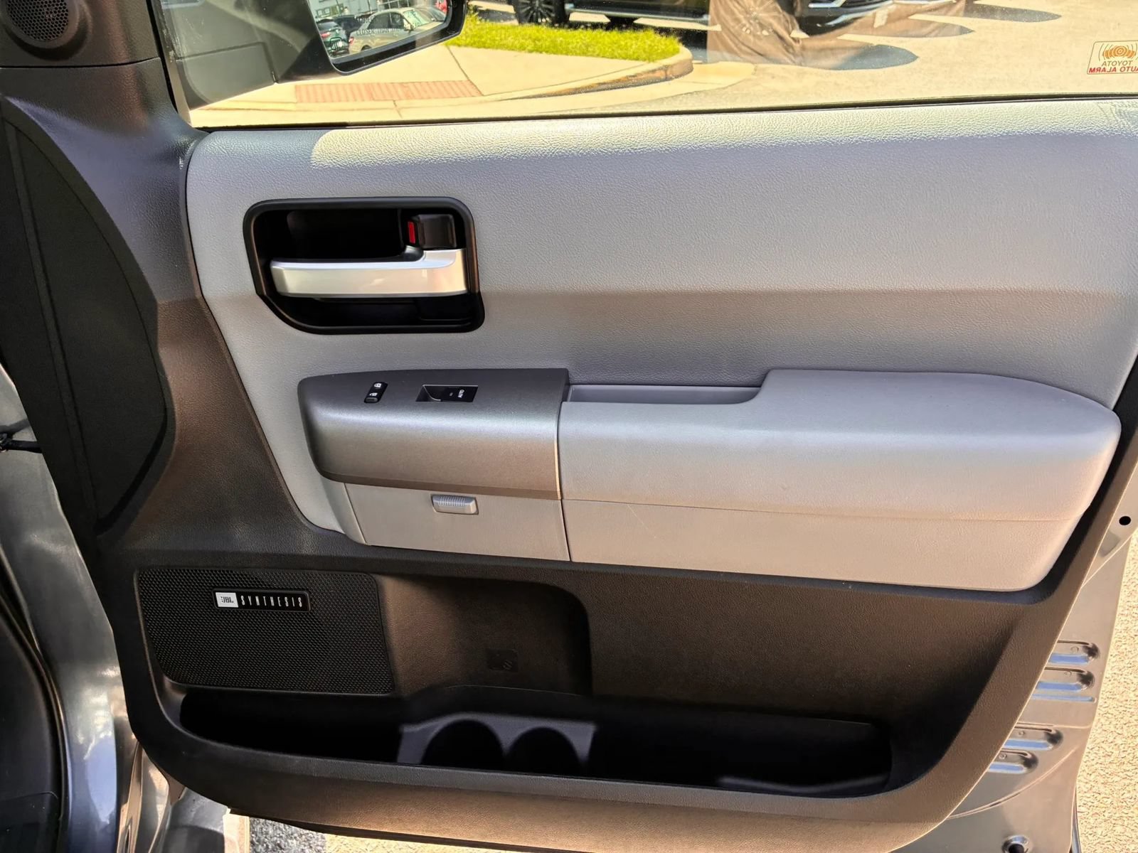 Used 2010 Toyota Sequoia Limited AWD/4WD image 40