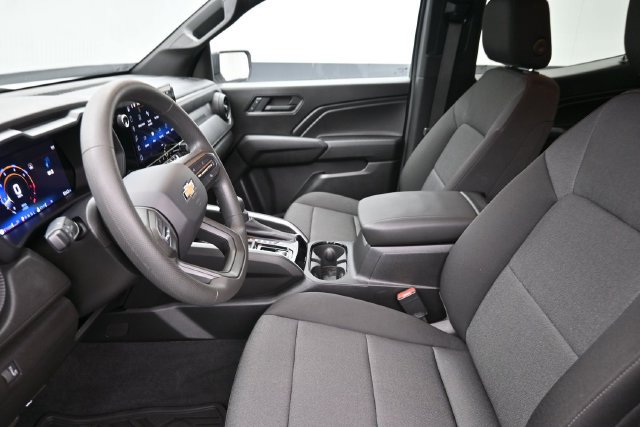 Used 2025 Chevrolet Colorado W/T RWD image 16