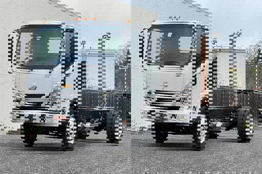 New 2025 Chevrolet Low Cab Forward 5500XG image 8
