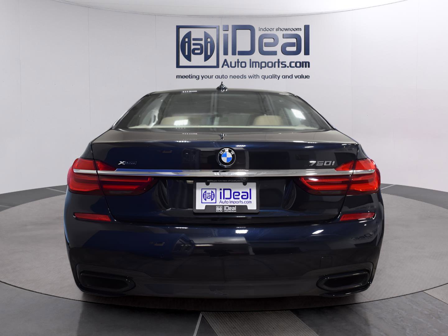 Used 2017 BMW 750i xDrive image 3
