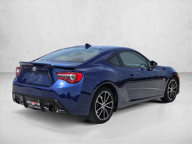 Used 2017 Toyota 86 RWD image 5