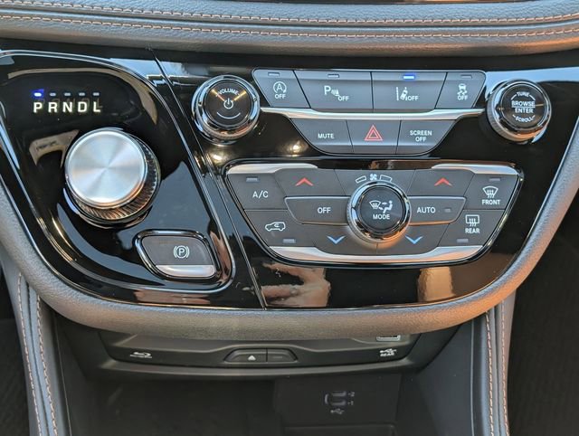 New 2026 Chrysler Pacifica Pinnacle image 21