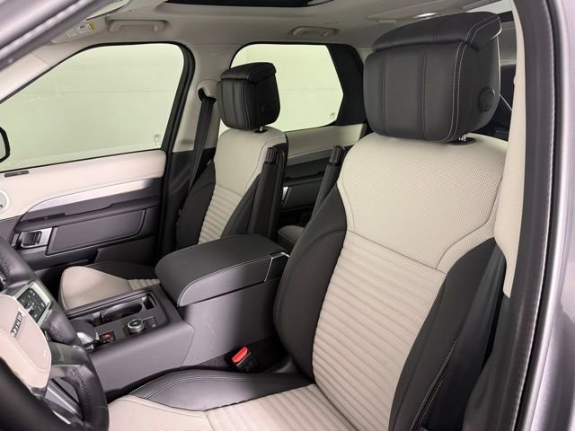 New 2026 Land Rover Discovery Limited Edition image 7