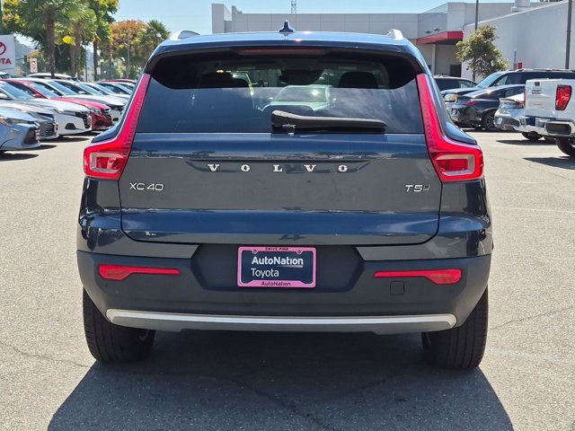 Used 2021 Volvo XC40 T5 Momentum w/ Protection Package Premier AWD/4WD image 6
