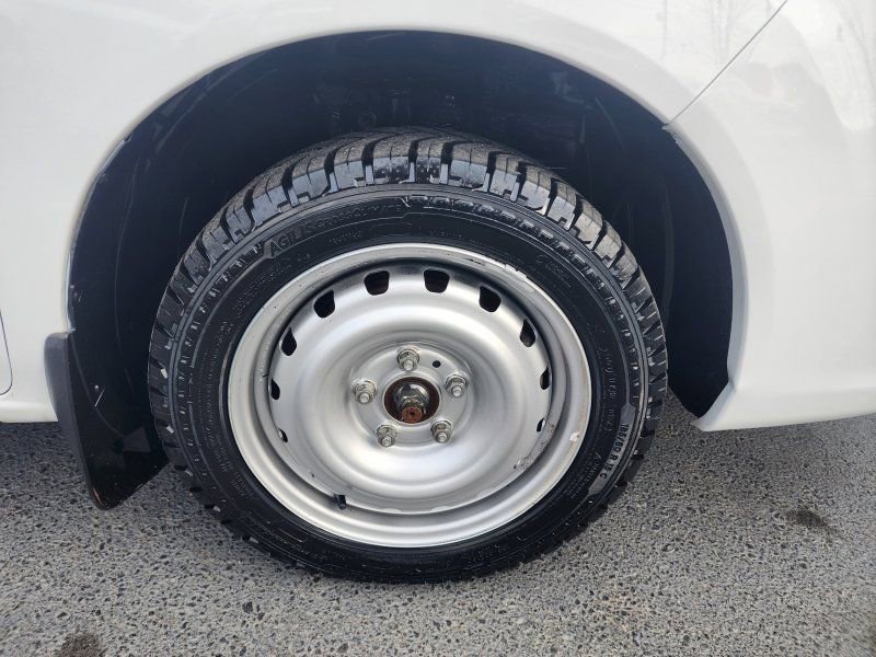 Used 2021 Nissan NV200 S FWD image 21