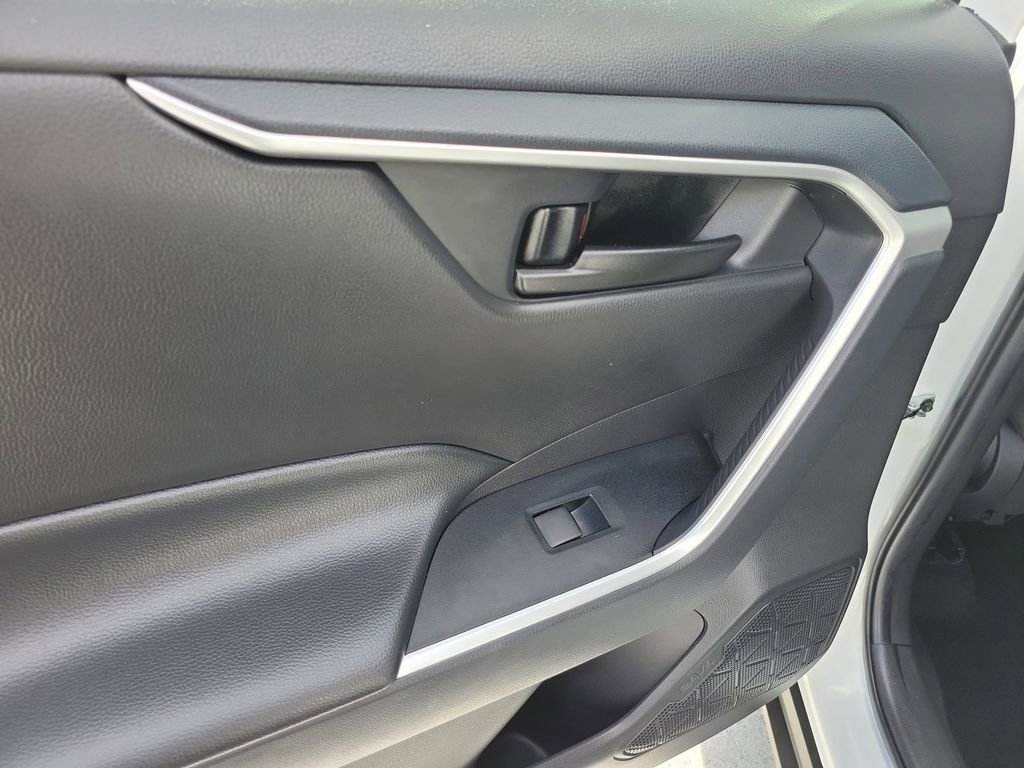 Certified 2024 Toyota RAV4 LE AWD/4WD image 11