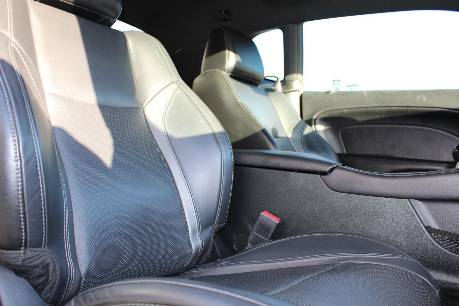 Used 2016 Dodge Challenger R/T Plus RWD image 29