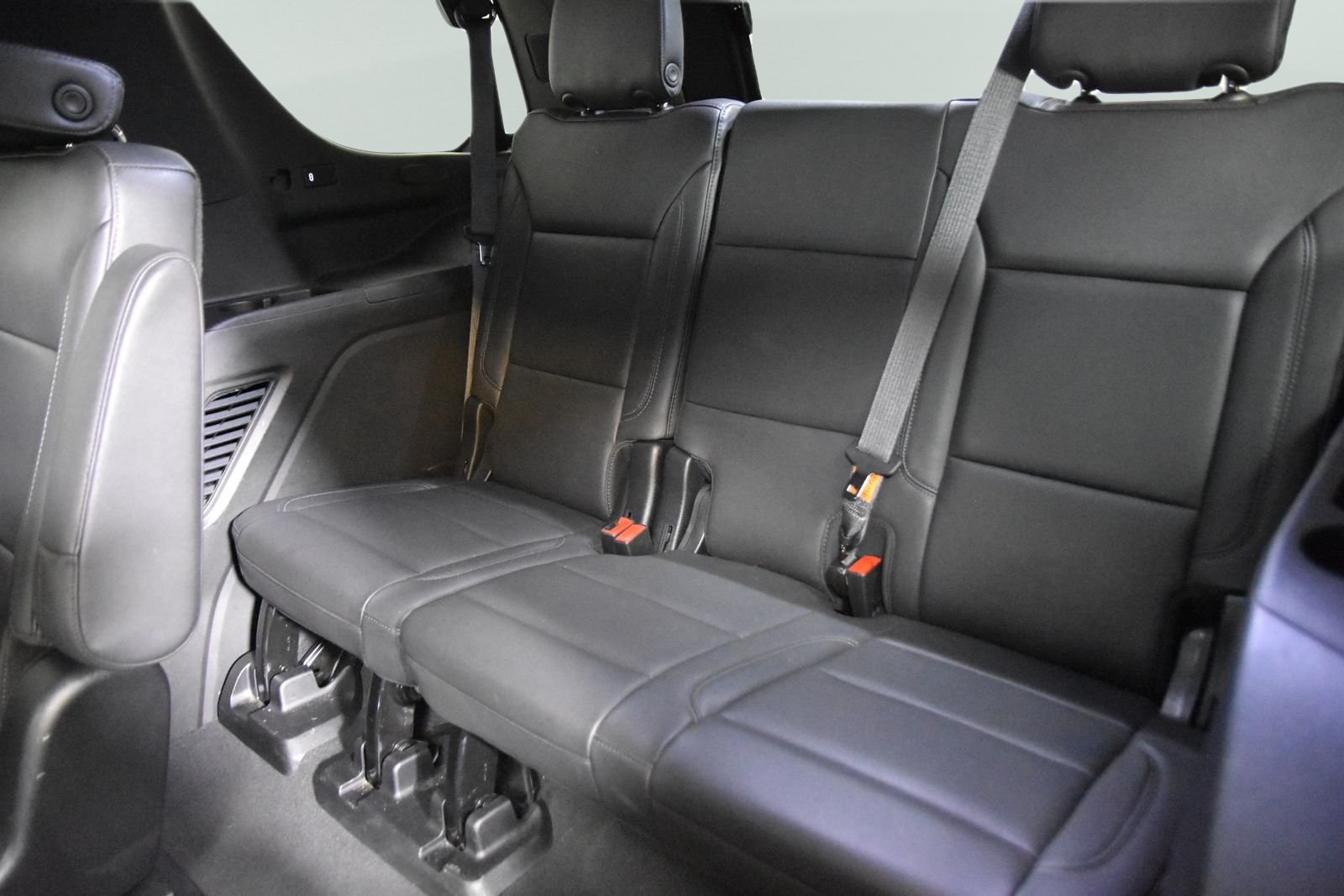 Used 2024 Chevrolet Tahoe LT RWD image 32
