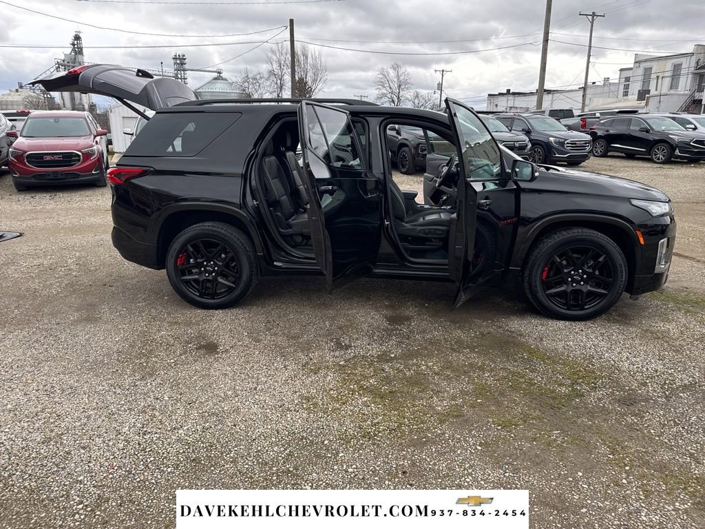 Used 2023 Chevrolet Traverse Premier w/ Redline Edition image 35