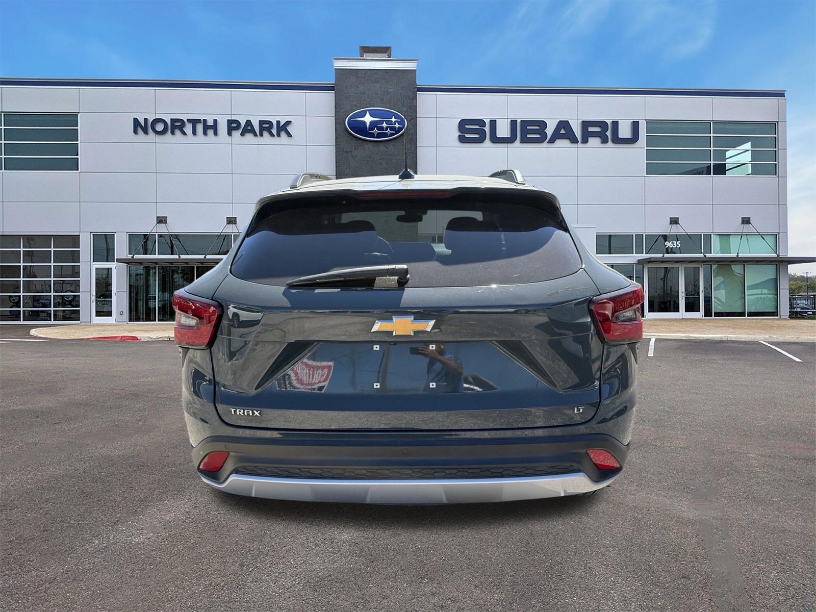 Used 2025 Chevrolet Trax LT w/ Driver Confidence Package FWD image 4