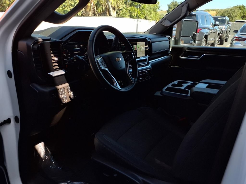 Used 2025 Chevrolet Silverado 2500 LT w/ Safety Package AWD/4WD image 15