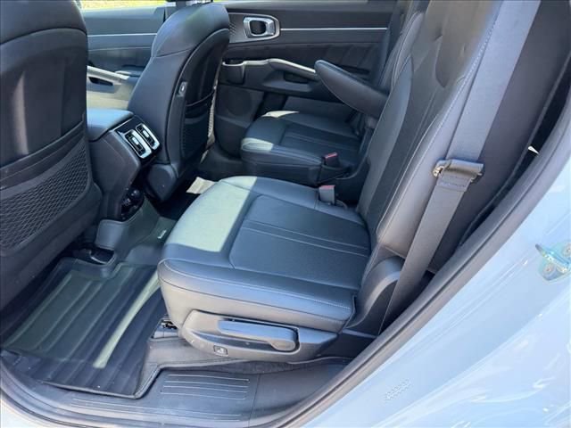 Used 2023 Kia Sorento SX image 10