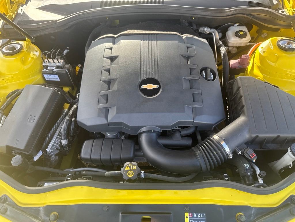 Used 2015 Chevrolet Camaro LT RWD image 26