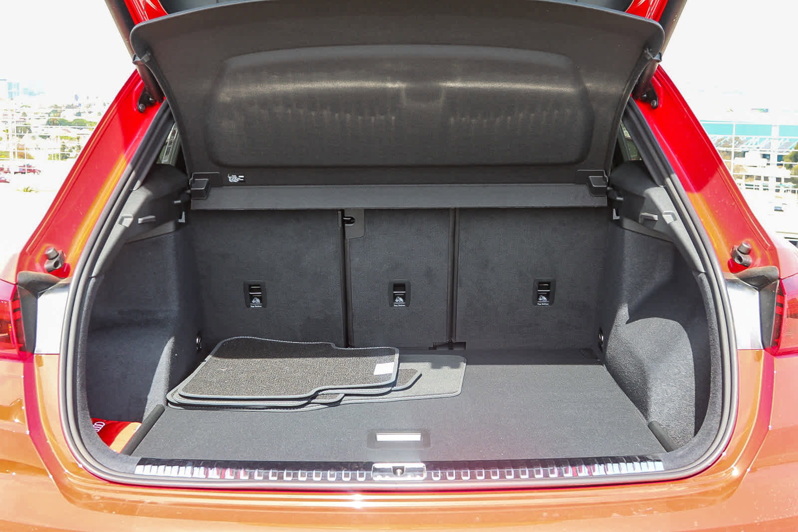 Used 2025 Audi Q3 2.0T Premium w/ Convenience Package image 25