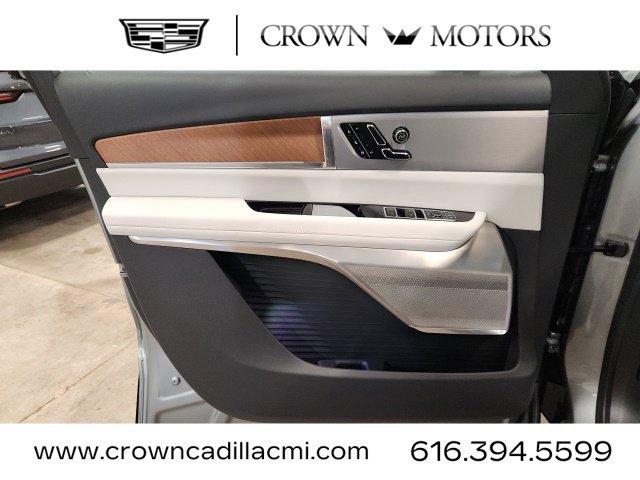 Certified 2026 Cadillac Vistiq Sport w/ LPO, Floor Liner Package AWD/4WD image 21