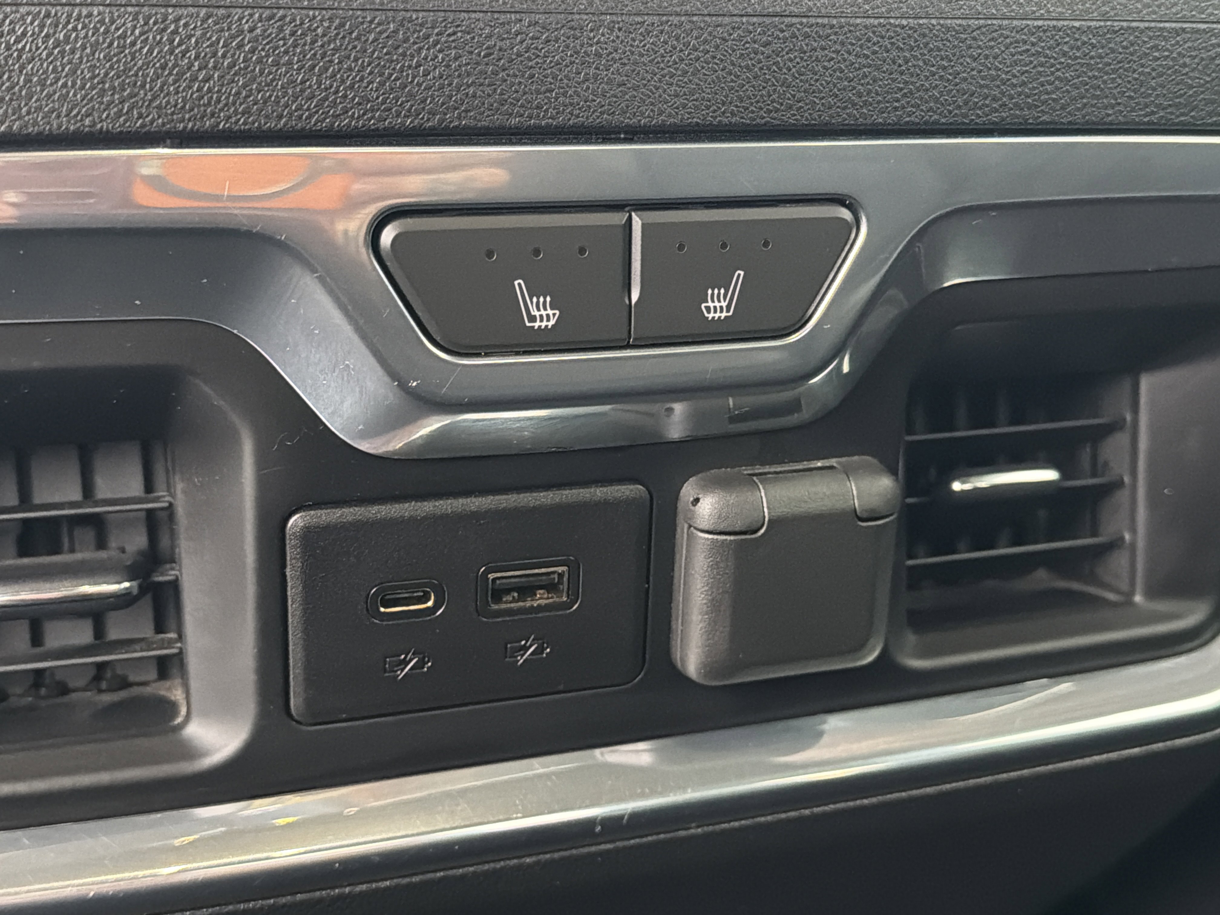 Used 2019 Chevrolet Silverado 1500 High Country w/ Technology Package image 23