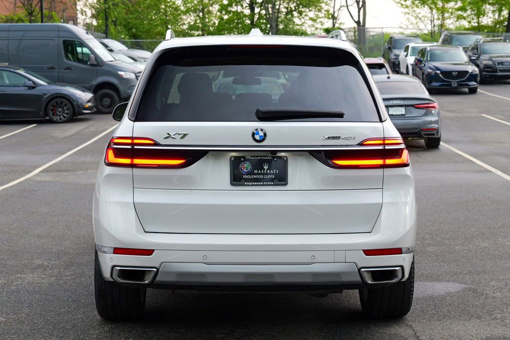 Used 2023 BMW X7 xDrive40i w/ Premium Package AWD/4WD image 6