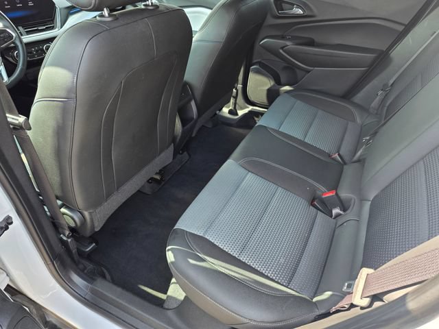 Used 2025 Chevrolet Trax LT w/ LT Convenience Package FWD image 33