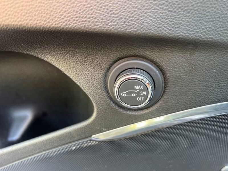 Used 2020 Buick Enclave Premium w/ Sun and Sites Package image 32