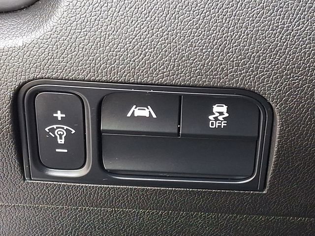 Used 2023 Kia Sorento LX image 26