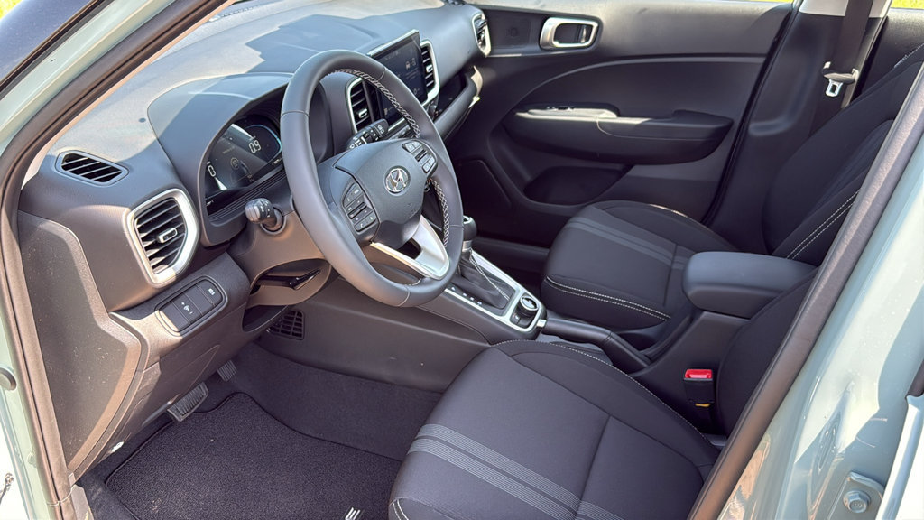 New 2026 Hyundai Venue SEL FWD image 25
