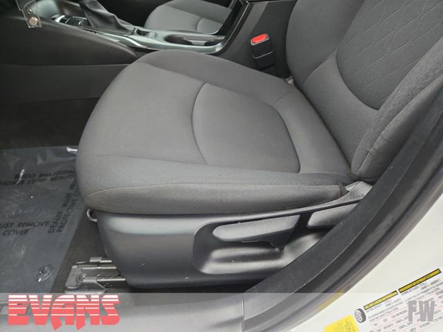 Used 2020 Toyota Corolla LE image 19