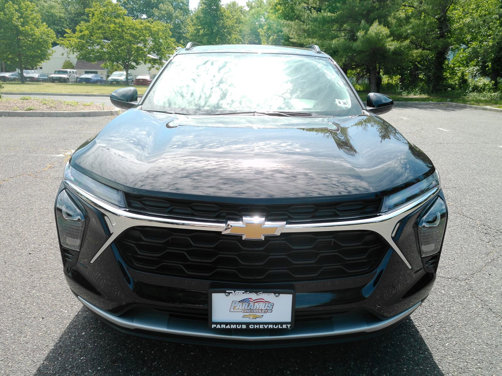 Used 2025 Chevrolet Trax LT FWD image 3