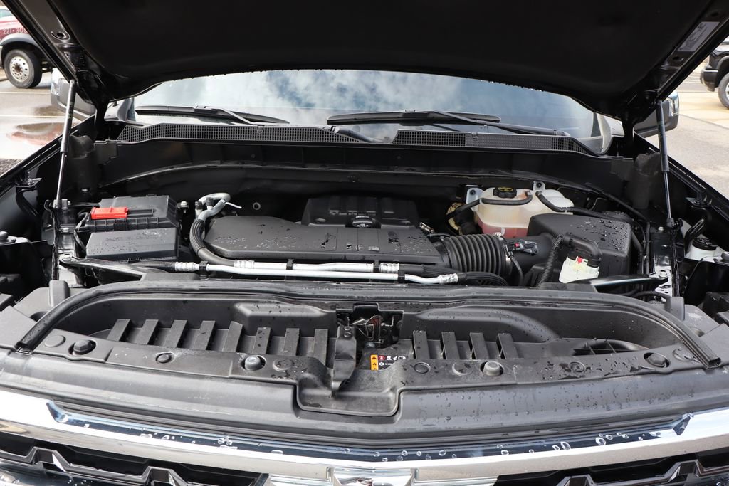 Used 2024 Chevrolet Silverado 1500 LT image 45