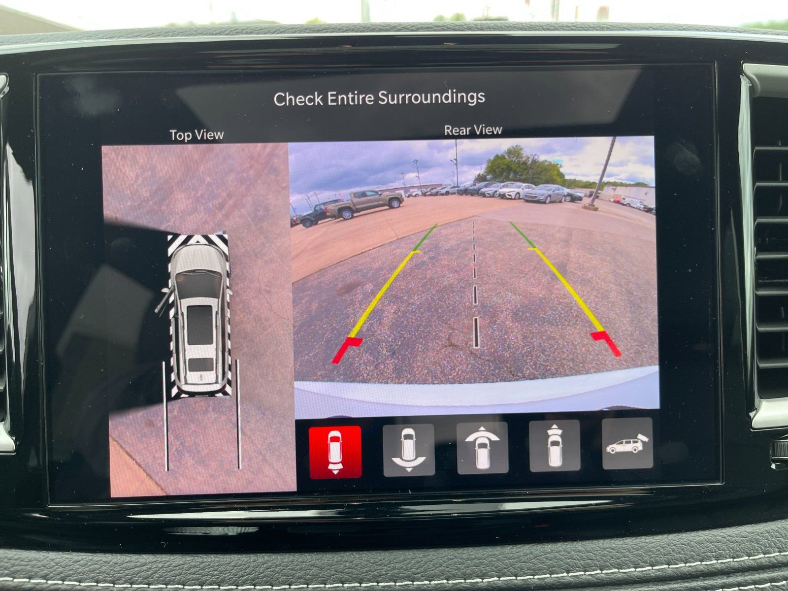 New 2026 Chrysler Pacifica Select AWD/4WD image 22