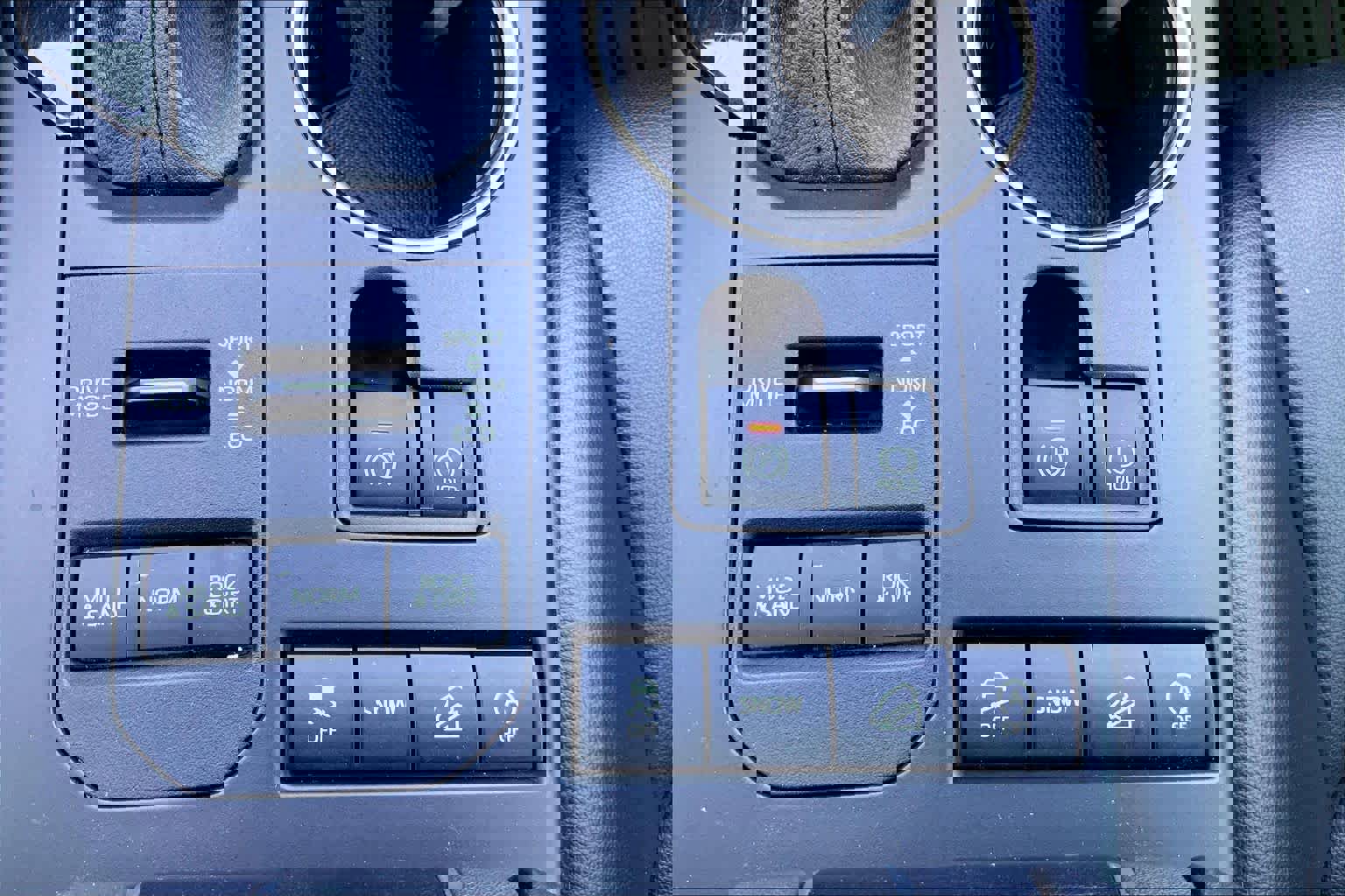 Used 2021 Toyota Highlander XLE AWD/4WD image 30