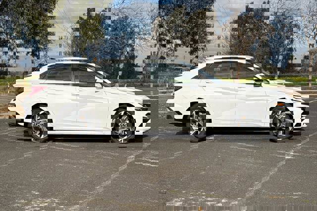 New 2026 Hyundai Elantra Limited image 3