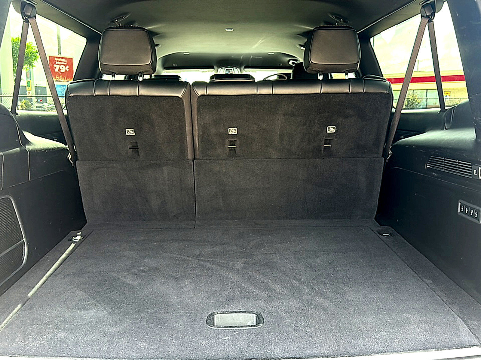 Used 2024 Jeep Wagoneer L Series II w/ Flexible Seating Group RWD image 22