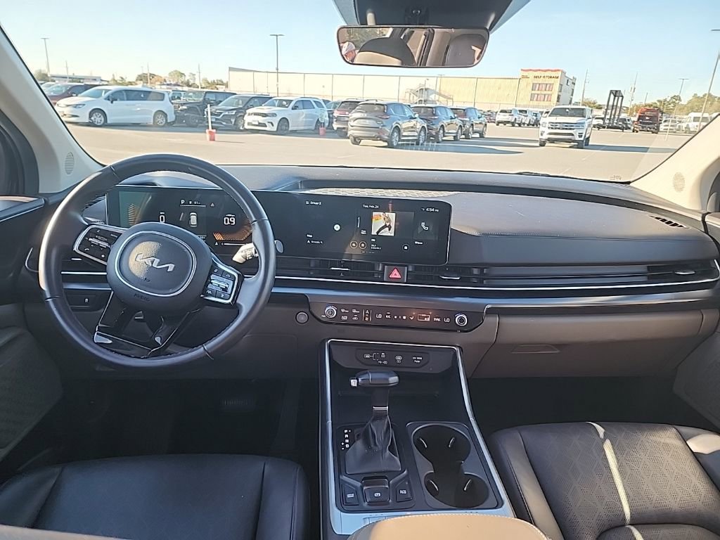 Used 2025 Kia Carnival image 21