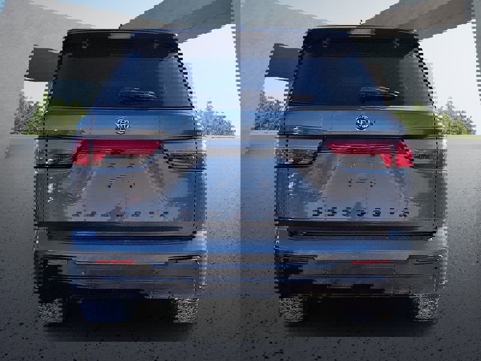 Used 2023 Toyota Sequoia Platinum image 5