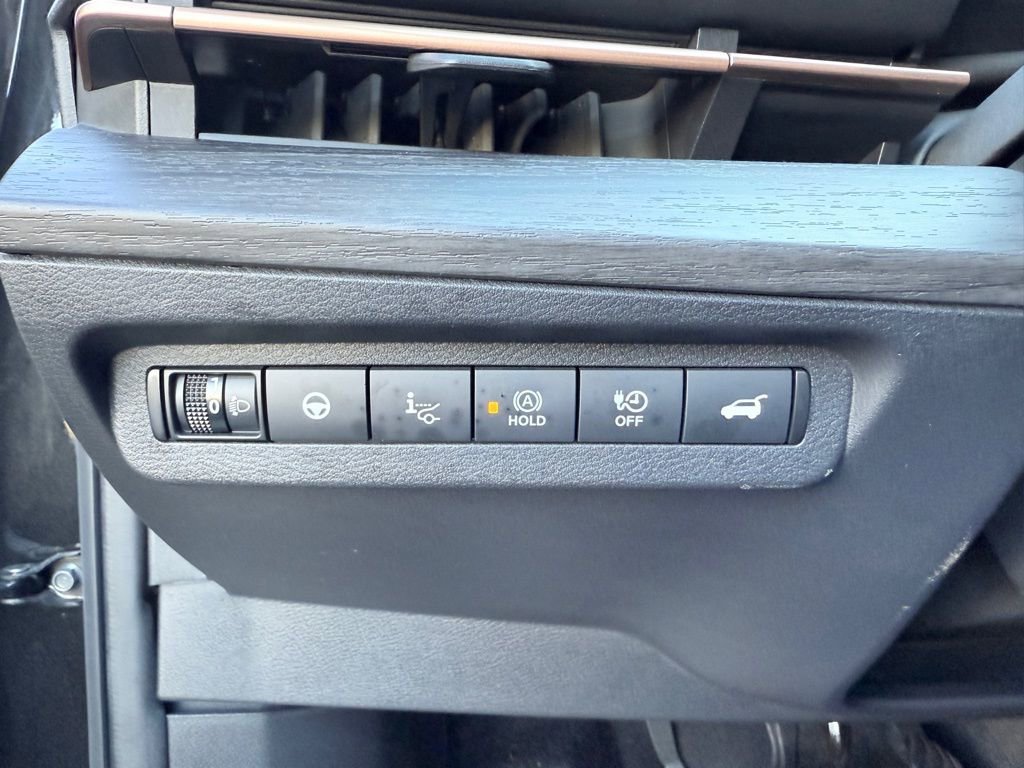 Used 2023 Nissan Ariya FWD image 27