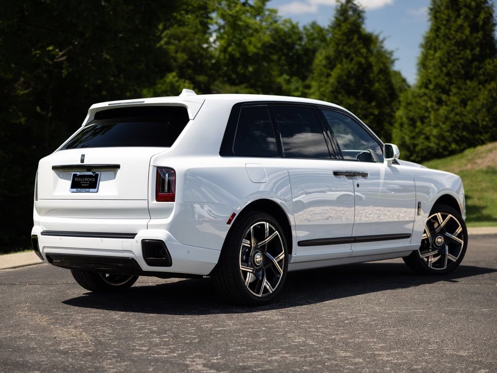 New 2027 Rolls-Royce Cullinan Black Badge AWD/4WD image 3