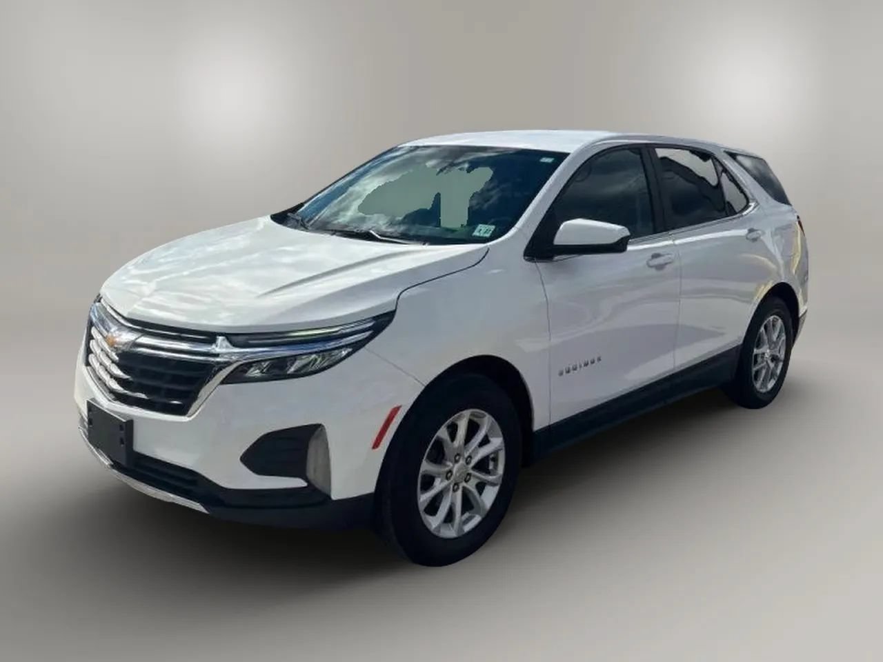 Used 2022 Chevrolet Equinox LT w/ Driver Convenience Package FWD image 3