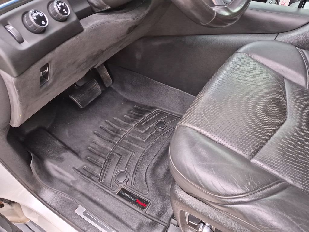 Used 2018 Cadillac Escalade Platinum AWD/4WD image 22