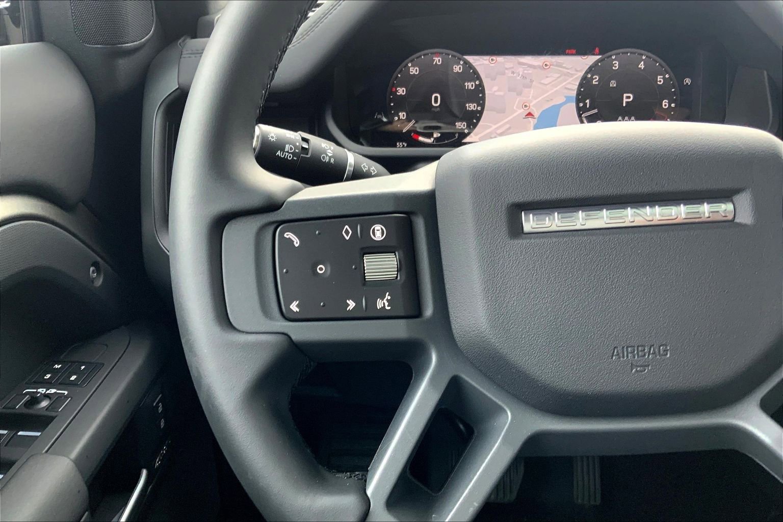 Used 2025 Land Rover Defender 110 X-Dynamic SE image 23