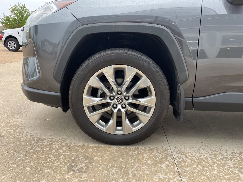 Used 2020 Toyota RAV4 Limited w/ Limited Grade Weather Package AWD/4WD image 16