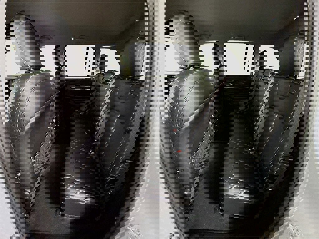 Used 2024 Jeep Grand Cherokee Limited image 17