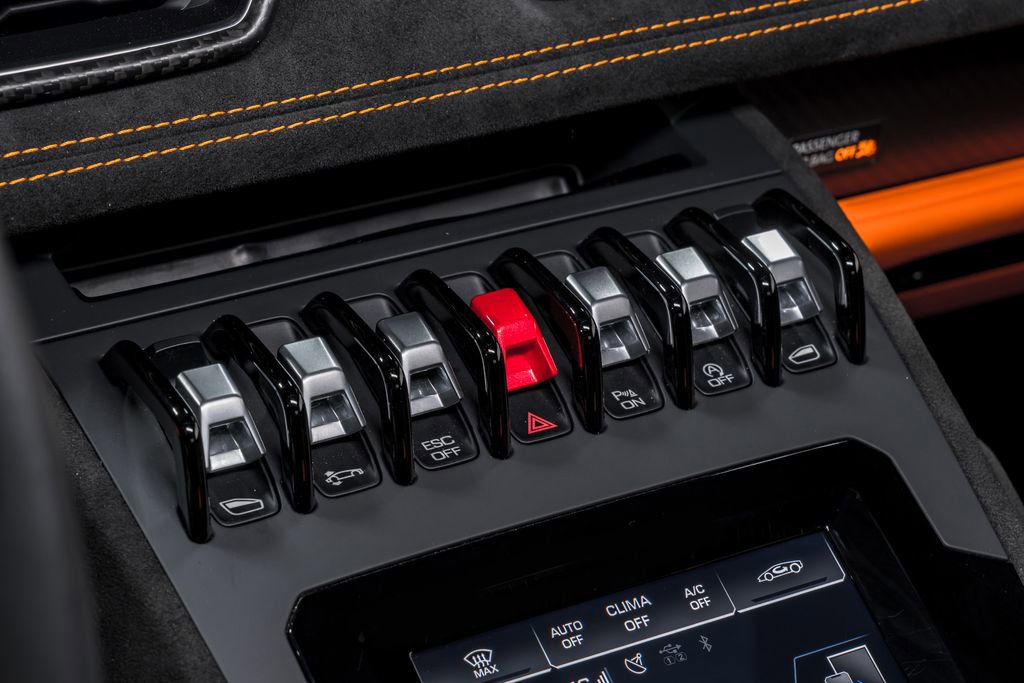 Used 2023 Lamborghini Huracan Tecnica image 24