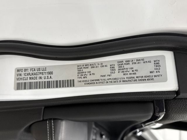 Used 2023 Jeep Grand Cherokee L Laredo image 36