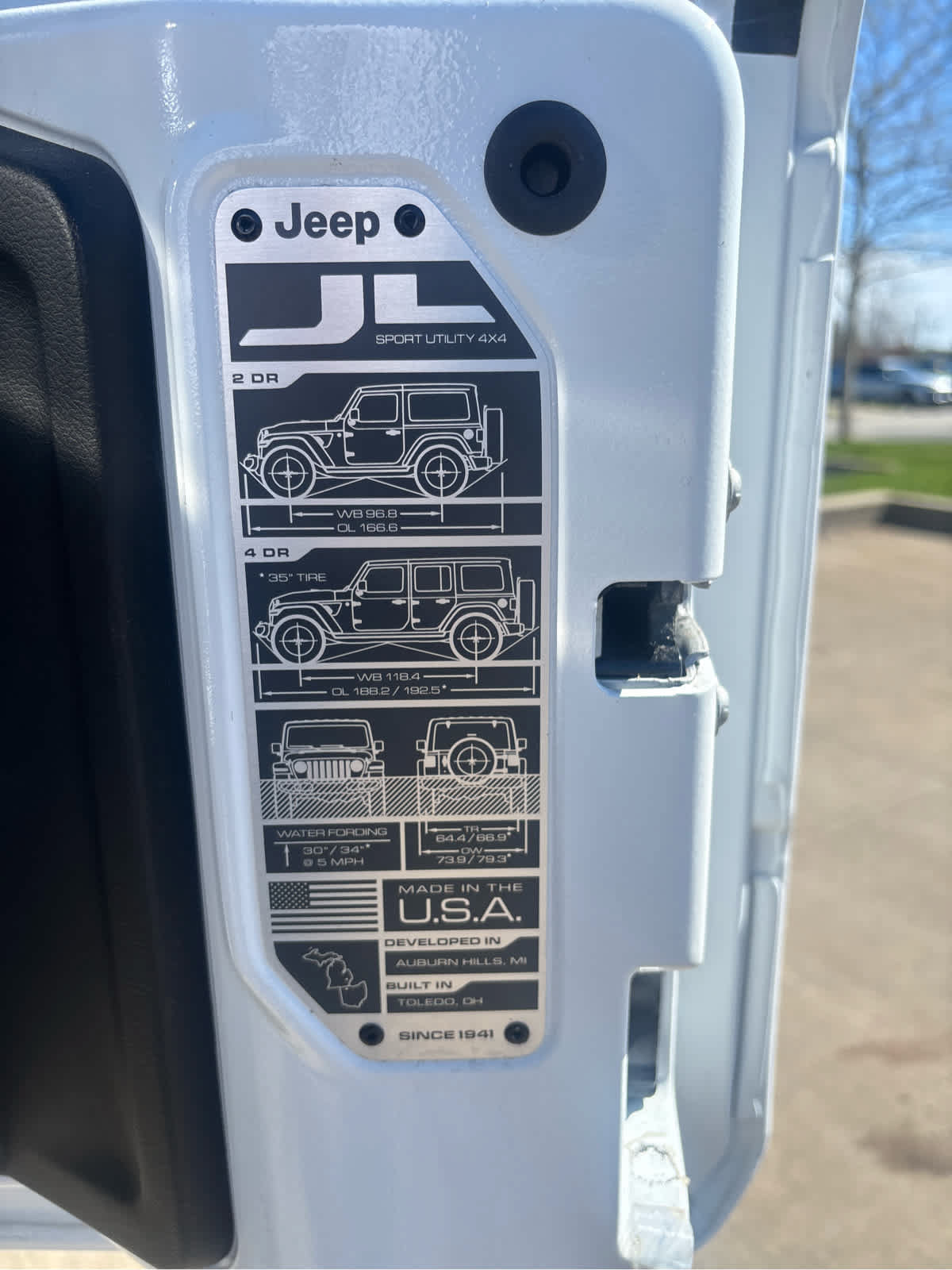 Used 2024 Jeep Wrangler Unlimited AWD/4WD image 27