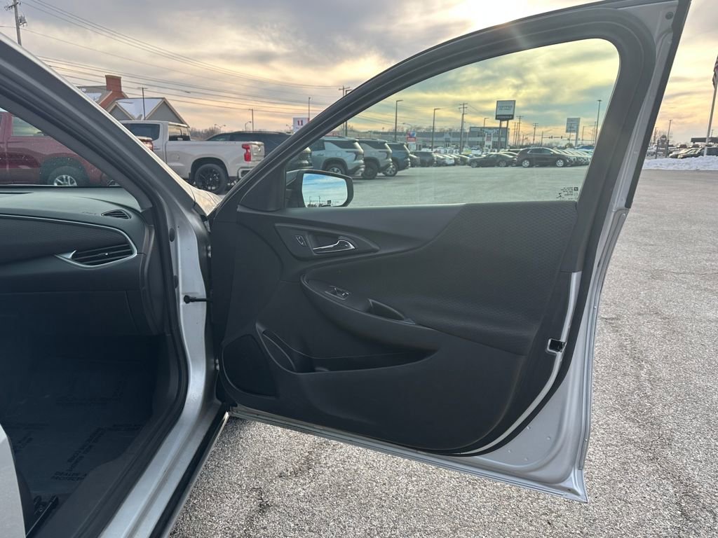 Used 2022 Chevrolet Malibu LT image 13