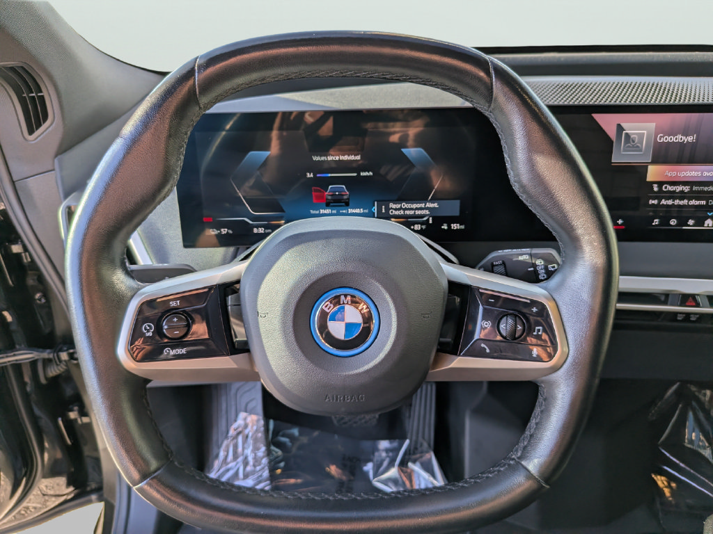 Used 2024 BMW iX xDrive50 w/ Sport Package AWD/4WD image 24