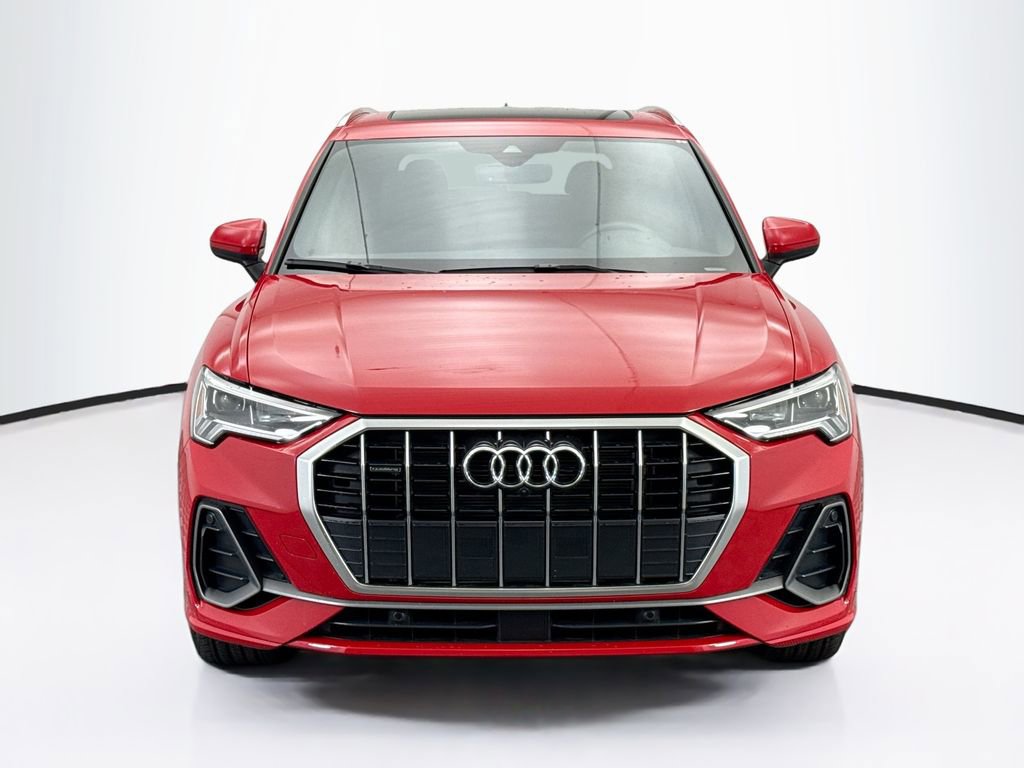 Certified 2025 Audi Q3 2.0T Premium Plus w/ Premium Plus Package image 2