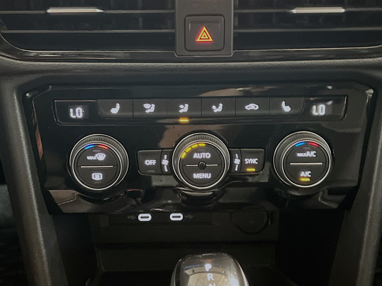 Used 2023 Volkswagen Taos SEL AWD/4WD image 11
