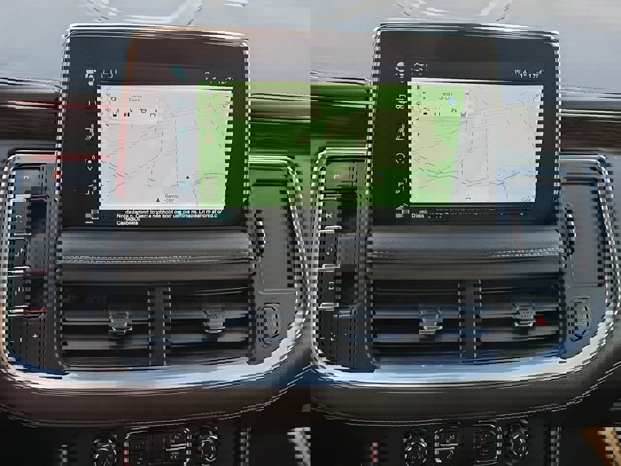 Used 2022 Chevrolet Suburban LT w/ Luxury Package image 17