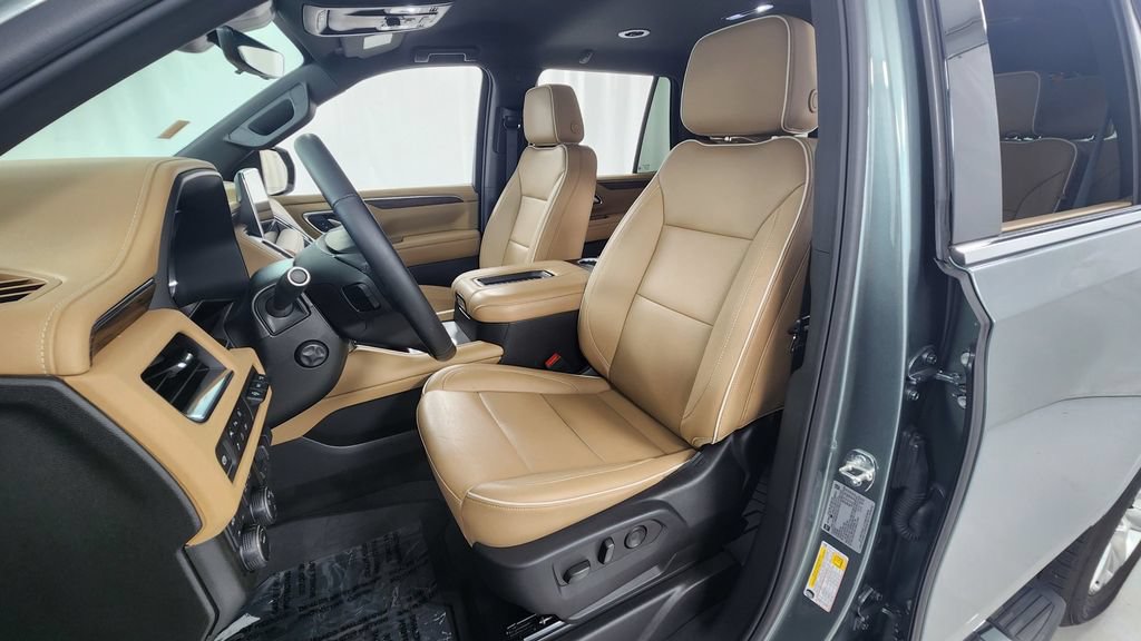 Used 2024 Chevrolet Tahoe Premier AWD/4WD image 10